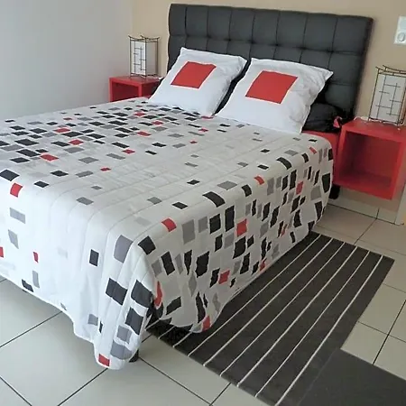 En Rouge Et Noir