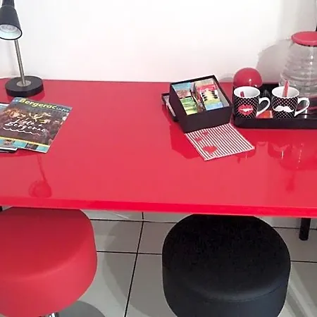 En Rouge Et Noir מונבזיאק