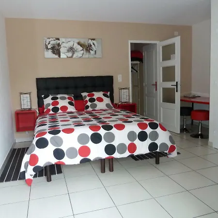 En Rouge Et Noir Bed and Breakfast Monbazillac