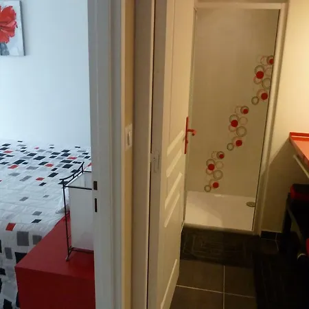En Rouge Et Noir 3*