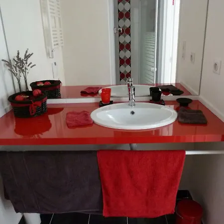 En Rouge Et Noir