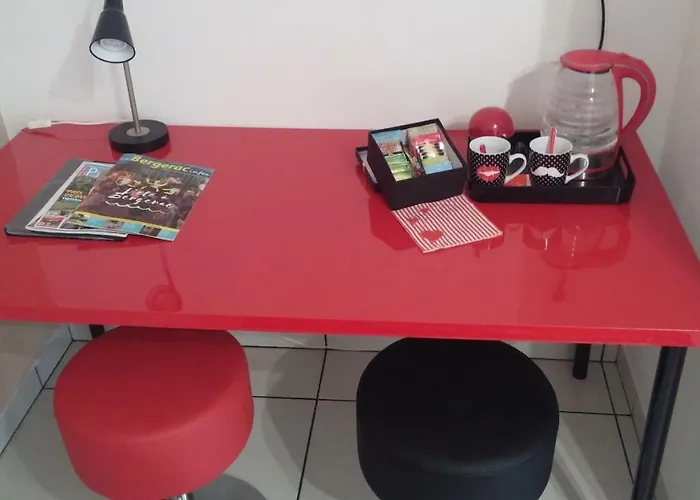 فندق مبيت وإفطار En Rouge Et Noir 3*