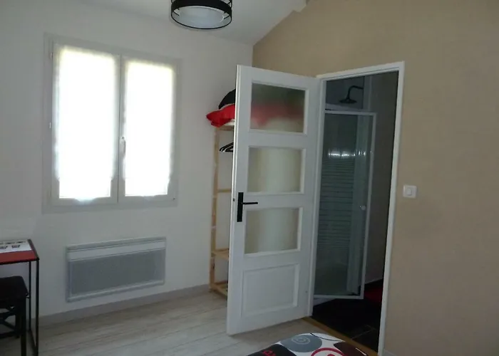 En Rouge Et Noir مونبازيلاك